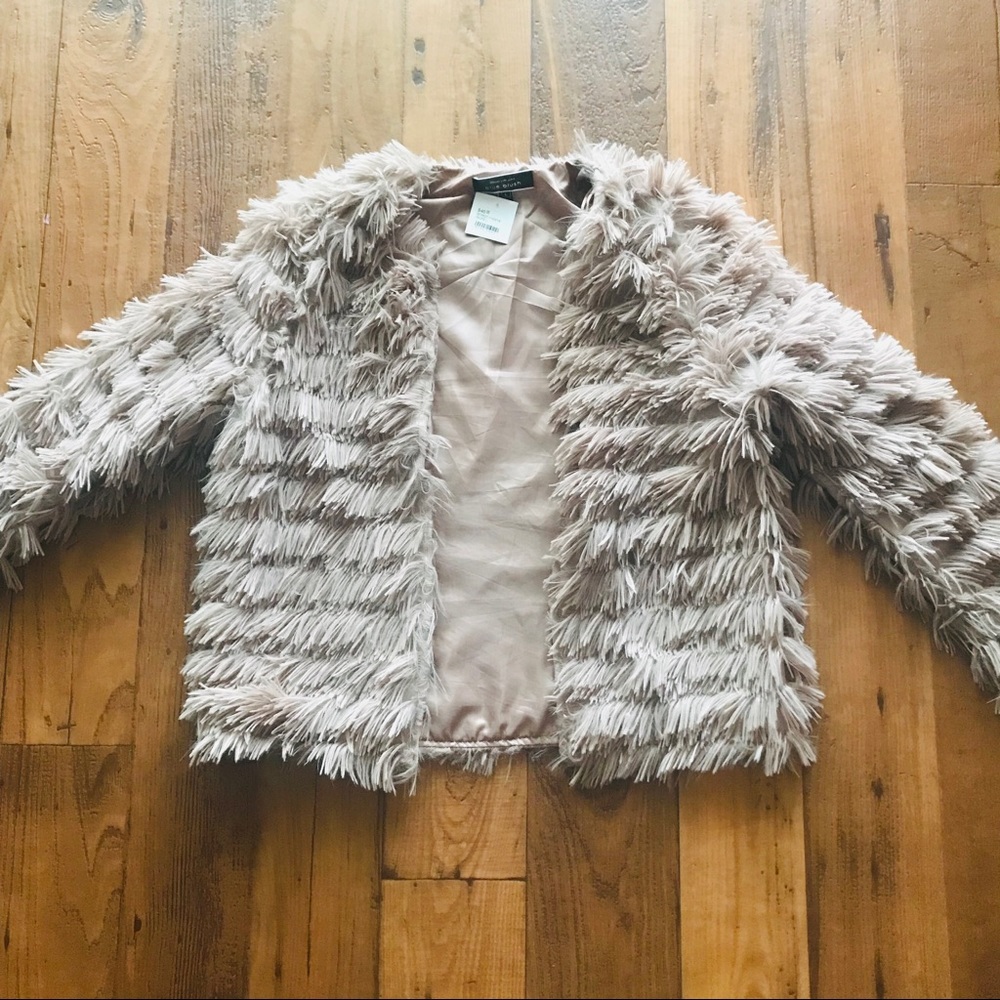 “Bluespero” faux fur jacket